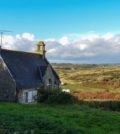 maison en pierre et paysage breton