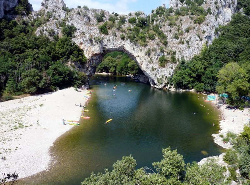 décor sauvage en Ardèche