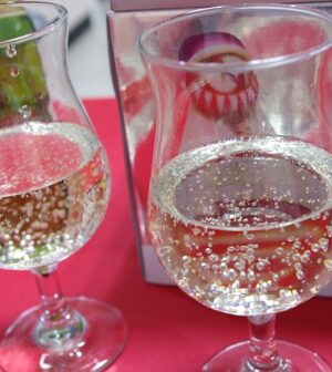 verre de champagne sur une table à Noël