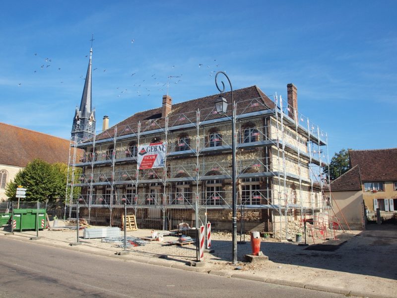 Repeindre soi-même la façade de sa maison : guides et astuces