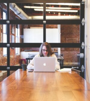 cloison vitrée intérieure pour aménager des bureaux