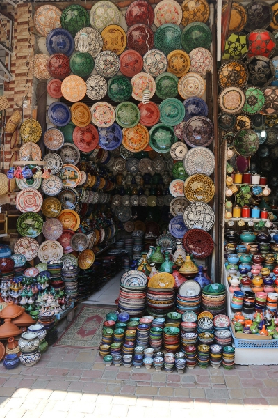 Stands colorés dans les souks