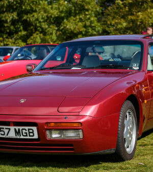 Porsche 944