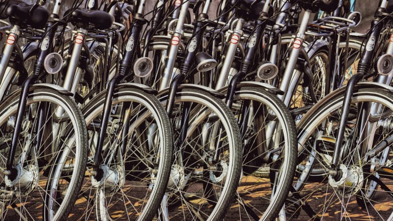 Le vélo électrique à Paris devient incontournable