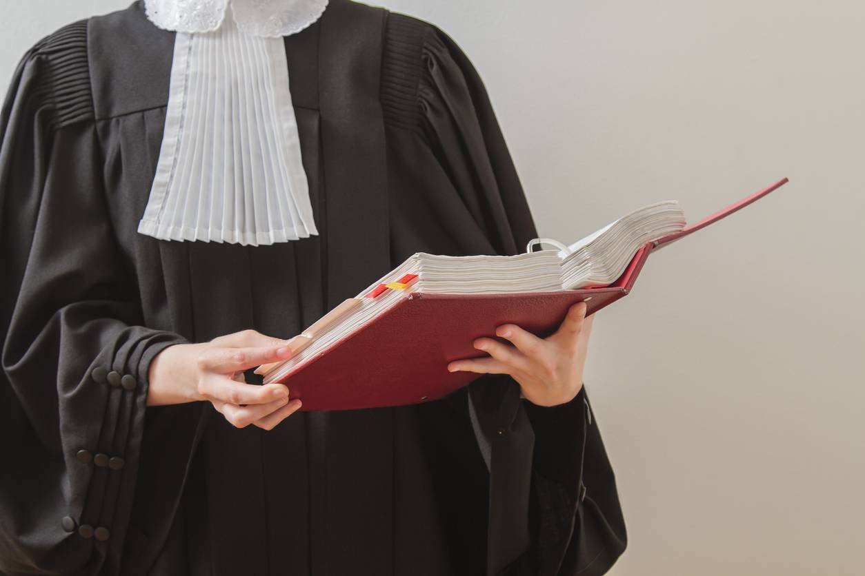 avocat  droit distinction