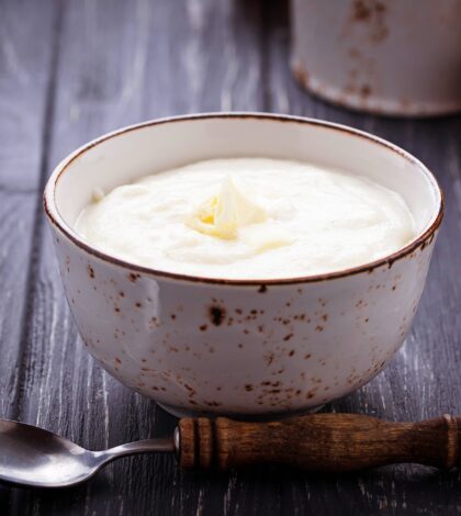 Sweet semolina porridge