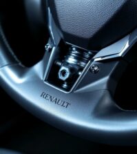 découvrez le double volant amortisseur pour renault 5, conçu pour améliorer votre confort et stabilité de conduite. profitez d'une expérience de pilotage plus douce et contrôlée.