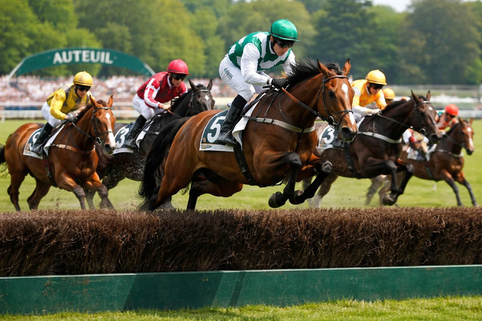 découvrez l'analyse détaillée du pmu d'hier avec un focus sur les performances des chevaux et des jockeys, pour mieux comprendre les résultats et optimiser vos prochaines mises.