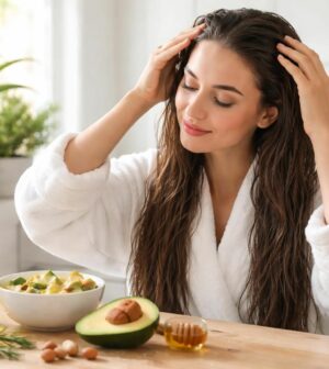 découvrez les soins recommandés pour stimuler la pousse des cheveux et obtenir une chevelure saine et nourrie.