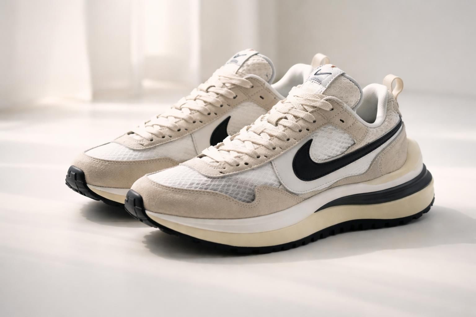 découvrez tout sur la collaboration ultra design des chaussures sakai, alliant innovation et style unique pour un look tendance et moderne.